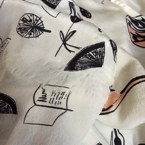 Anthropologie - Super Cute 100% Silk Maeve Top! - Picture 8 of 8